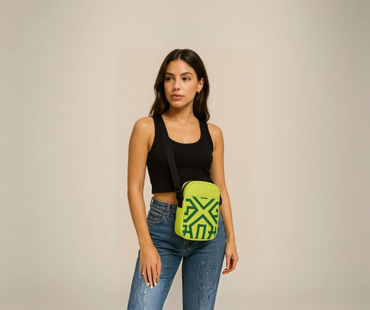 Bolsa Cruzada Verde Estilo Urbano – Resistente y Compacta