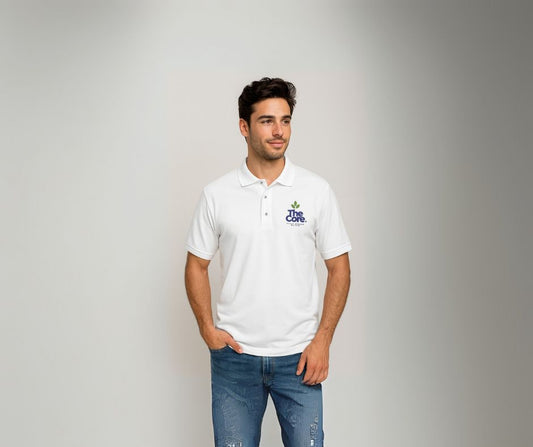 Polo Blanco Bordado “The Core” – Estilo Premium y Confort